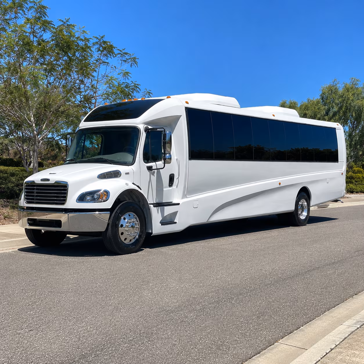 columbus 20 passenger minibus