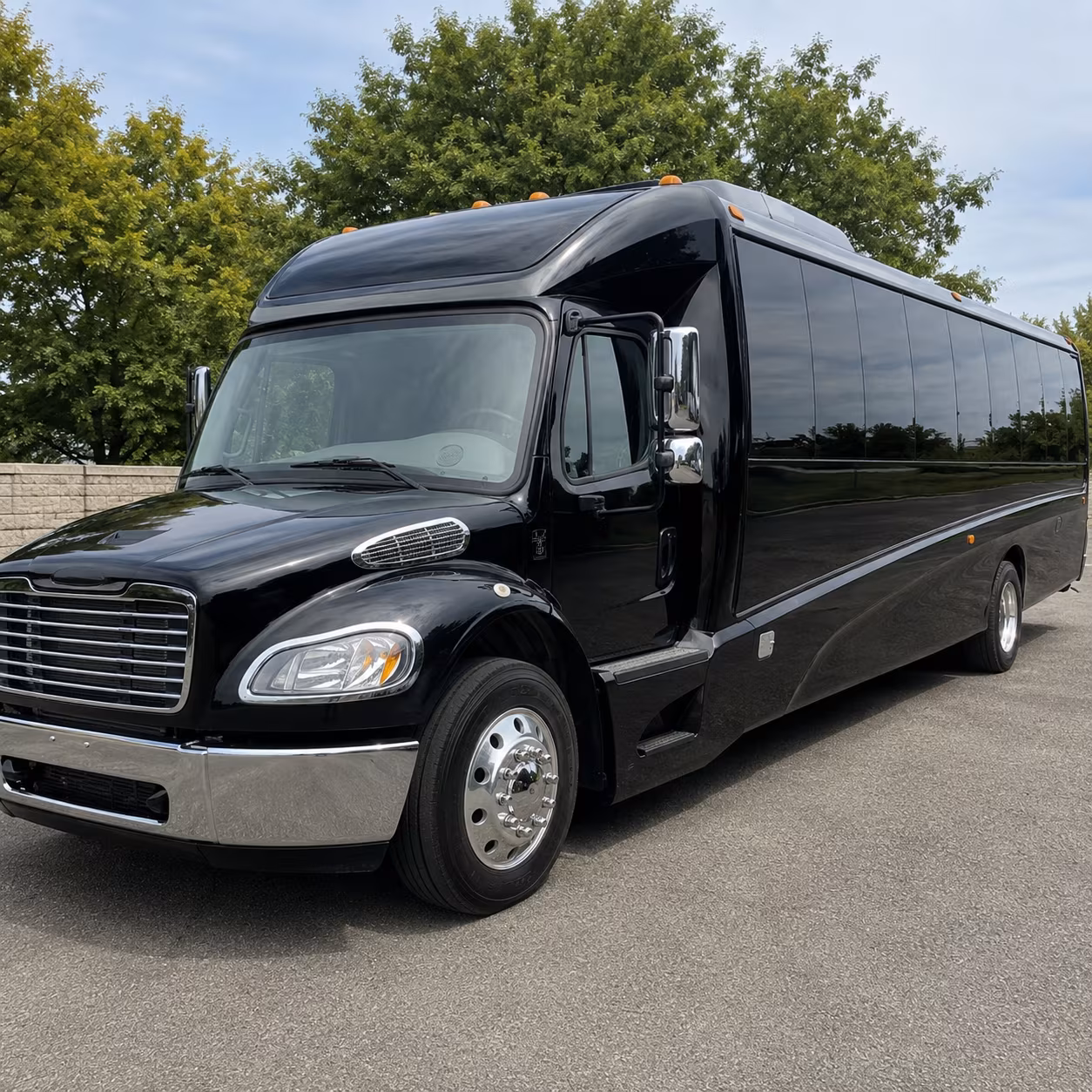 columbus 28 passenger minibus