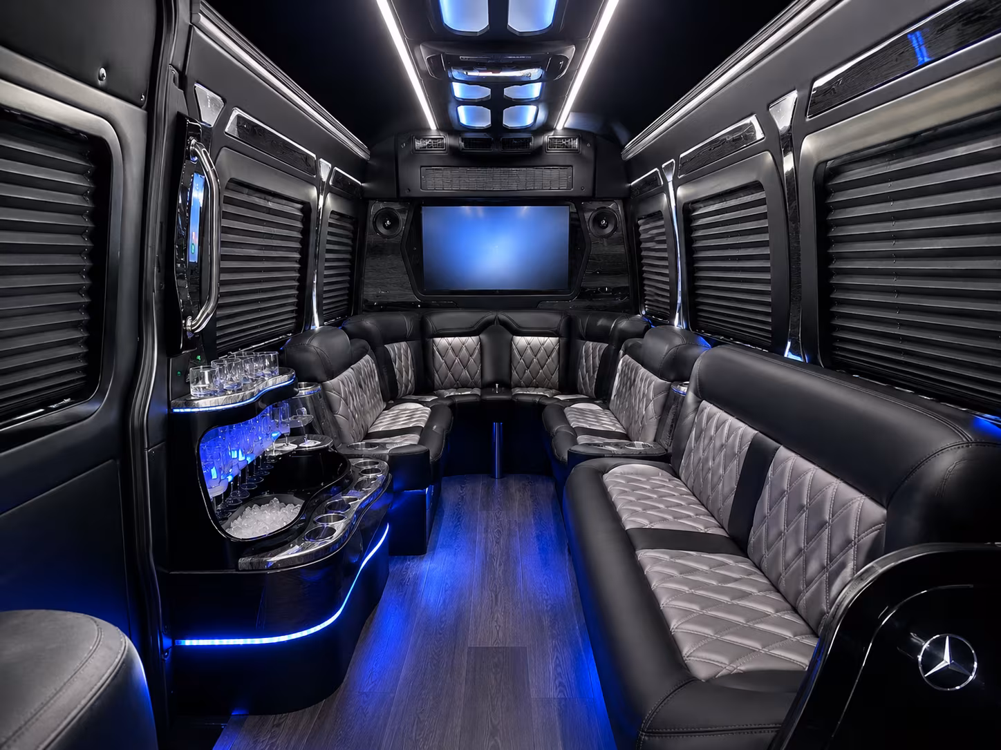 prom bus rentals for columbus proms at downtown venues